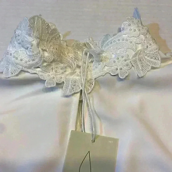 Joie Women's Mock Neck Blouse Medium White Embroidered Sleeveless Sheer Career - Picture 1 of 10